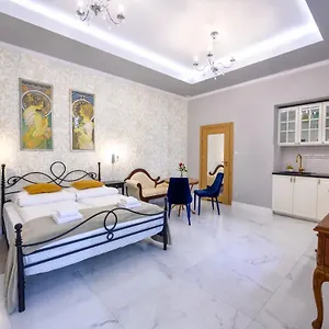 Wrona De Luxe , Kraków Polska