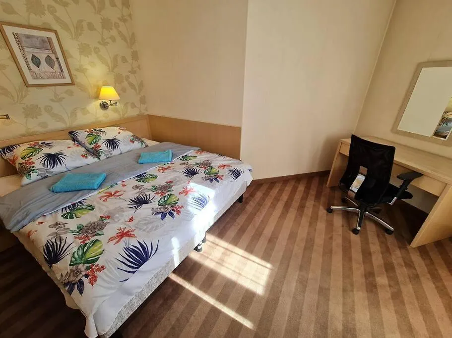 10Q - Z6 Apartment 501 Warszawa 0*,  Polska
